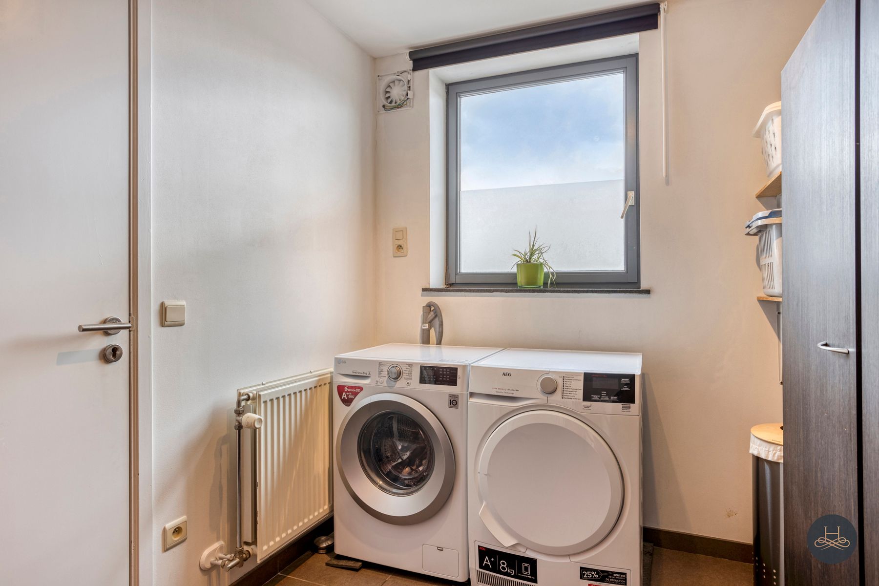 Charmante, gerenoveerde halfopen woning met grote tuin foto 29