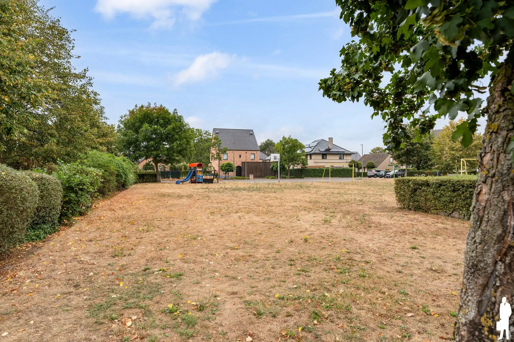 Goed onderhouden woning met 5 slaapkamers, 2 badkamers en een tuin centraal gelegen in Stabroek foto 29