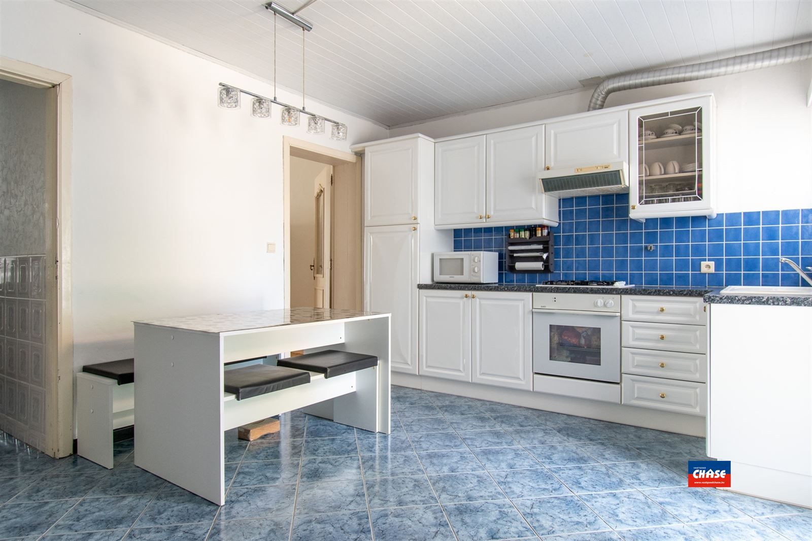 Instapklare woning met 4 slaapkamers en tuin foto 9