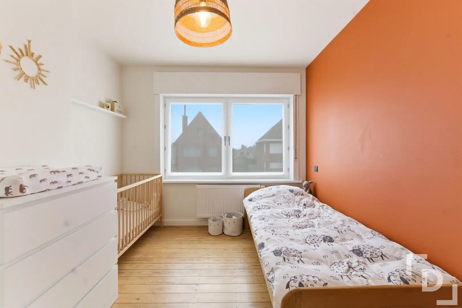 Gerenoveerde HOB met 3 slaapkamers en tuin te koop in Sint-Jan. foto 8