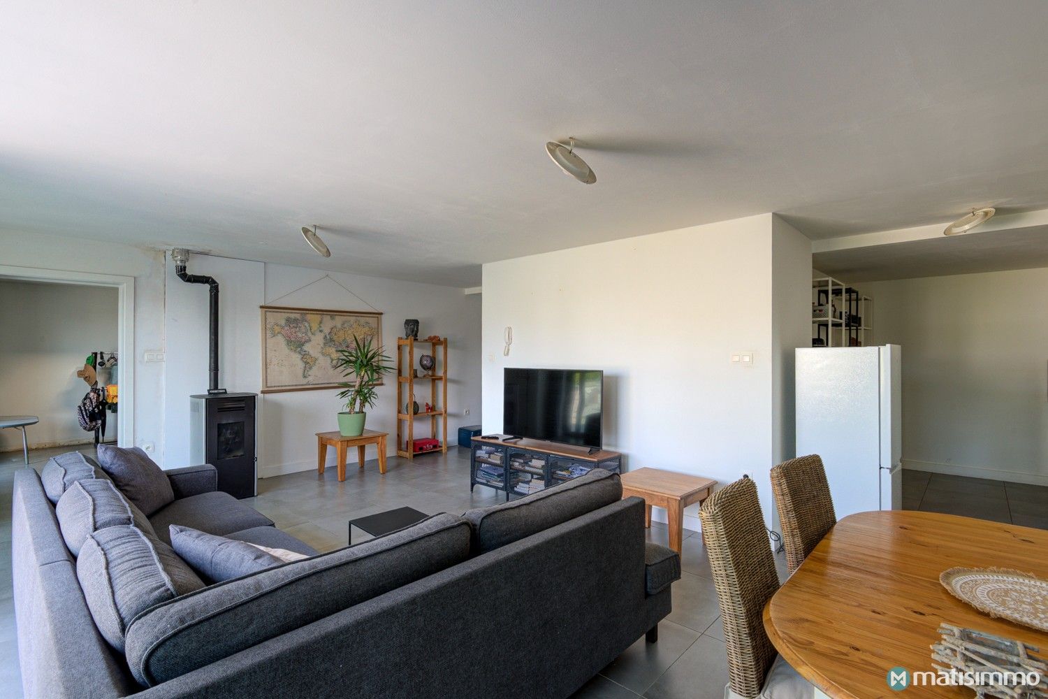 GERENOVEERD, INSTAPKLAAR GELIJKVLOERS APPARTEMENT MET 2 SLAAPKAMERS OP RUSTIGE LIGGING IN AS foto 7