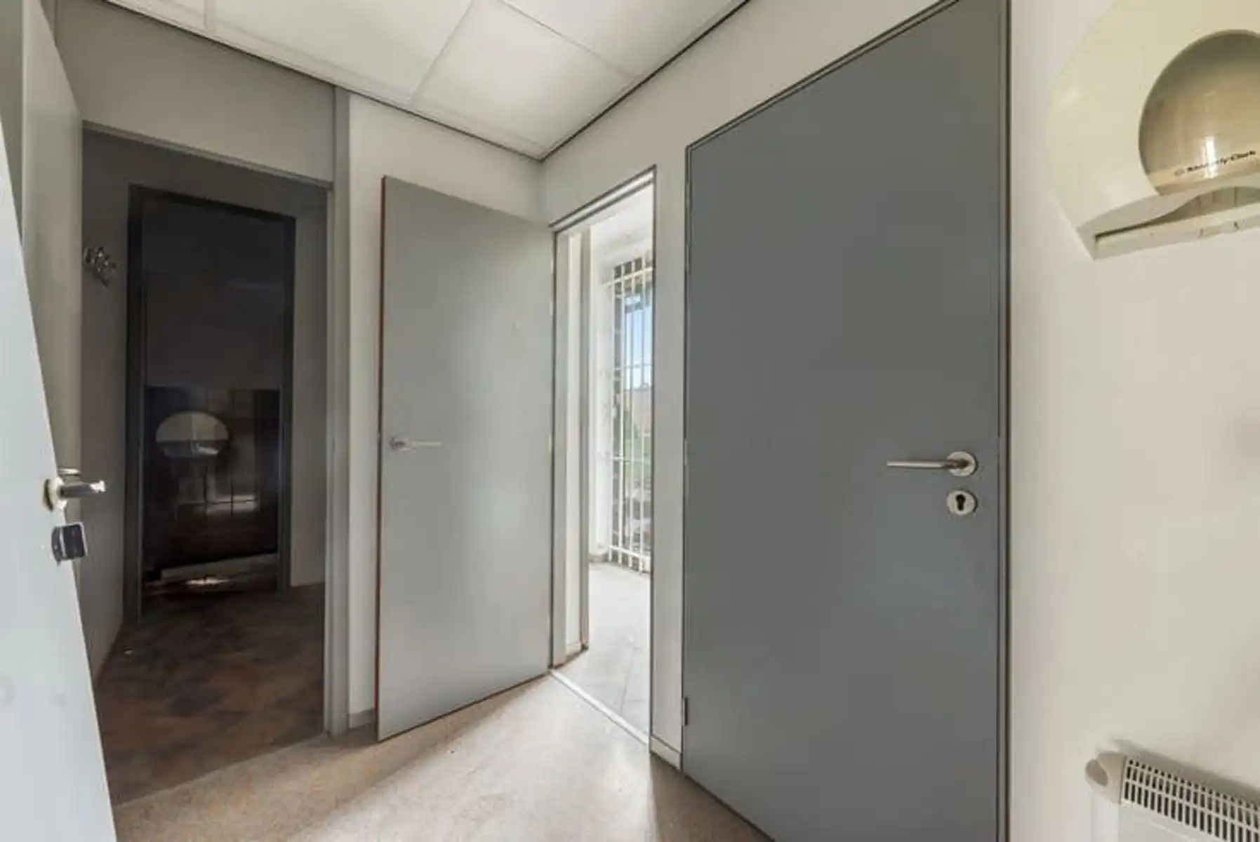 Polyvalent handelspand op centrale marktlocatie met parkeermogelijkheden foto 8