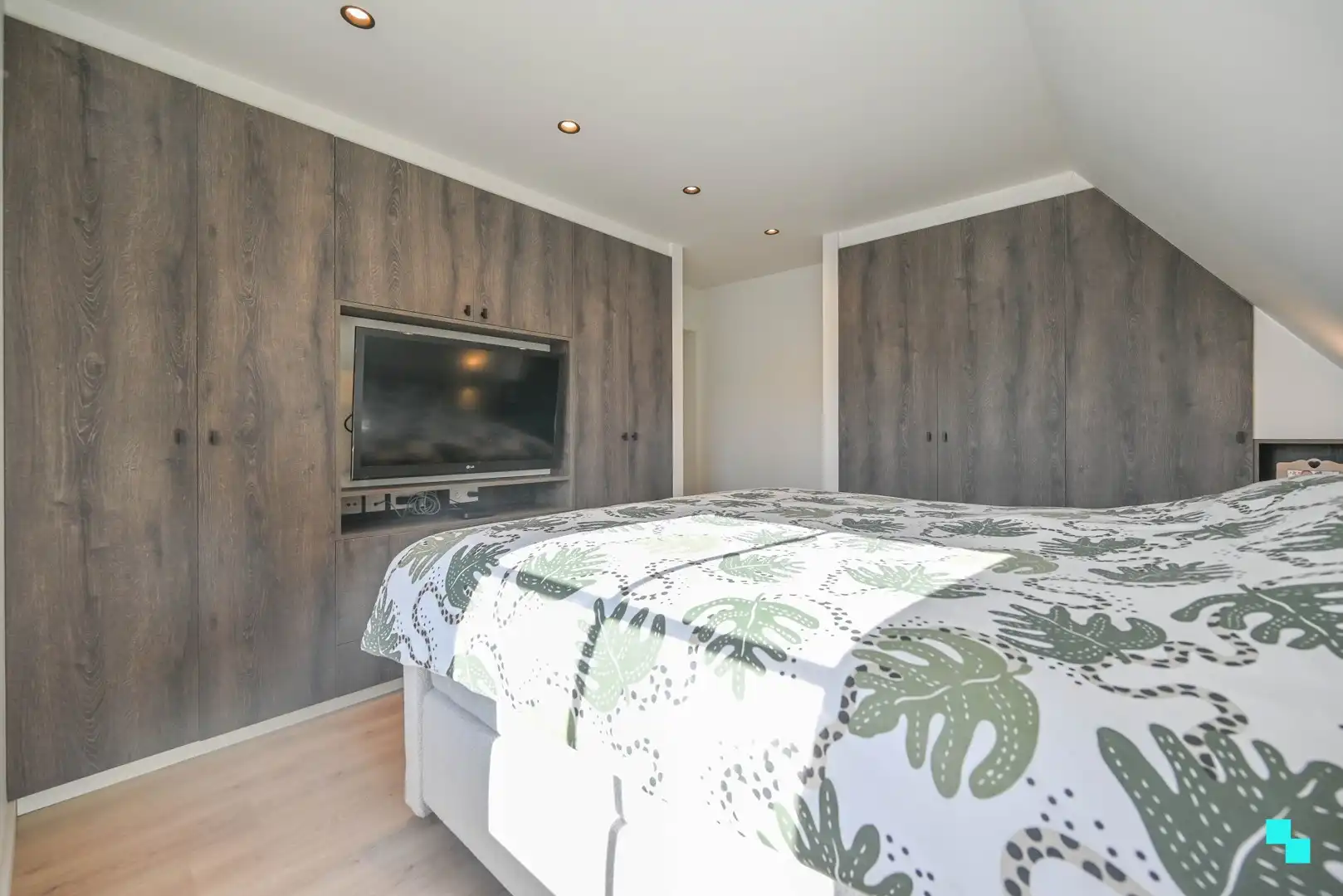 Gerenoveerde, veelzijdige woning in Anzegem foto 16