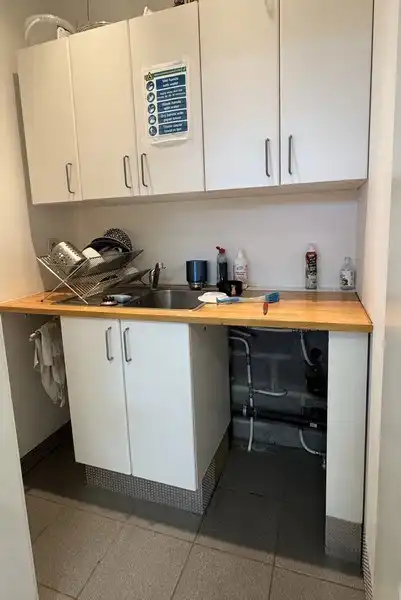 Kantoor/labo met klein magazijn te huur in Technologiepark-Zwijnaarde foto 11