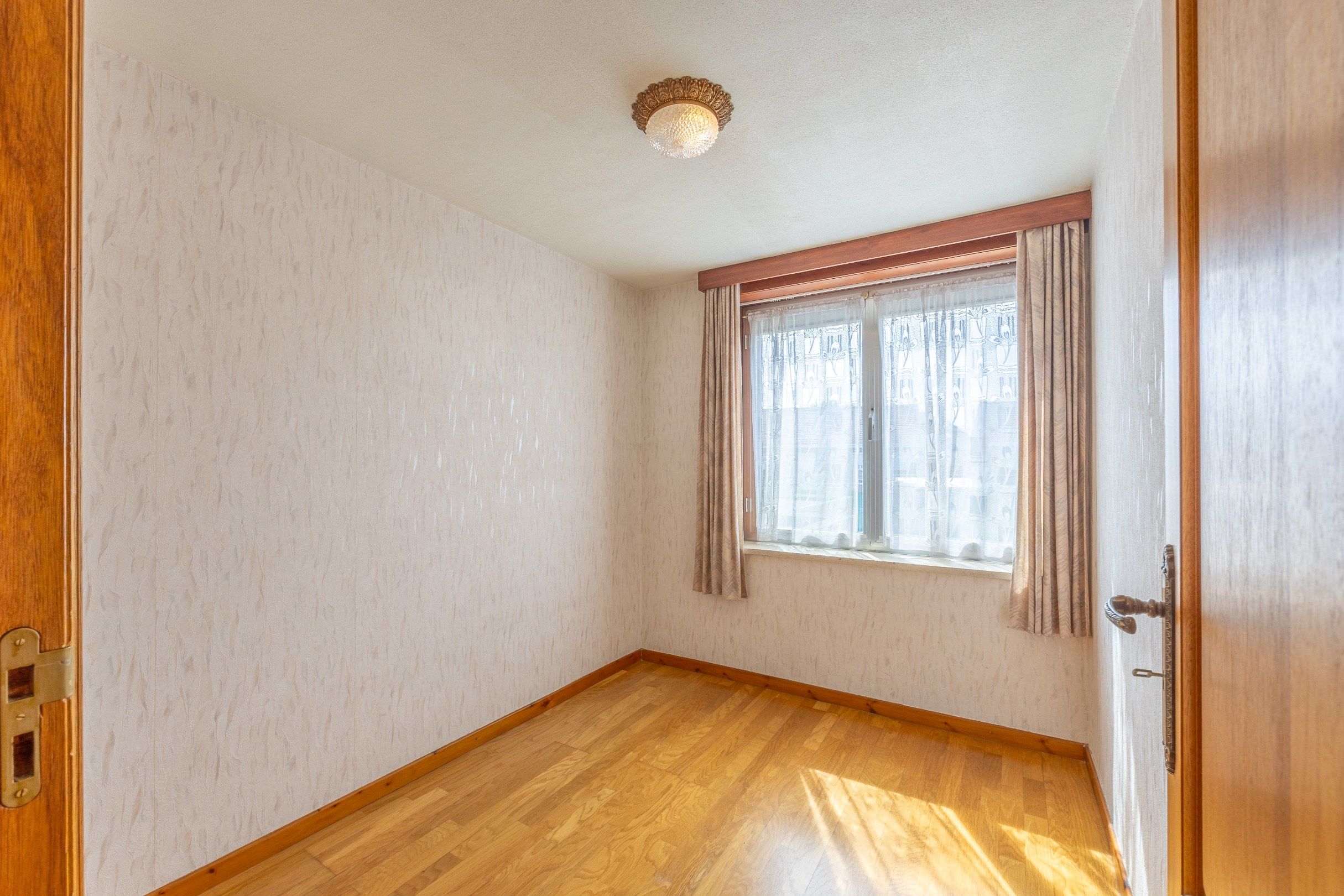 Ruime woning met garage en uitweg foto 11