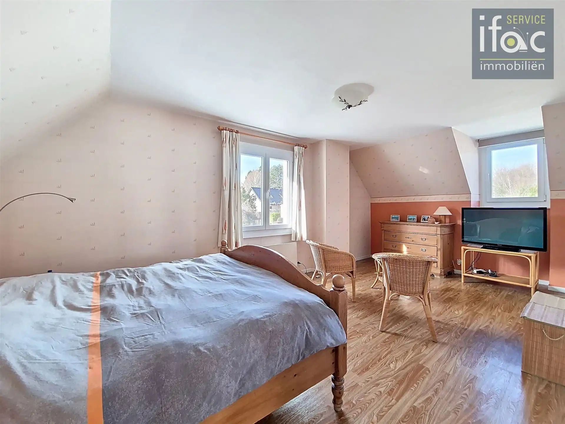 Centraal en rustig gelegen zuid gerichte villa op 11a16ca  foto 28