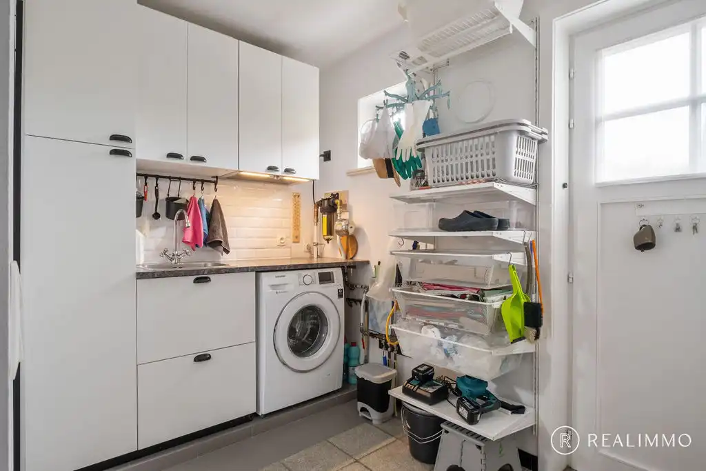 Stijlvolle en tot in de puntjes verzorgde alleenstaande woning met 4 slaapkamers. foto 22