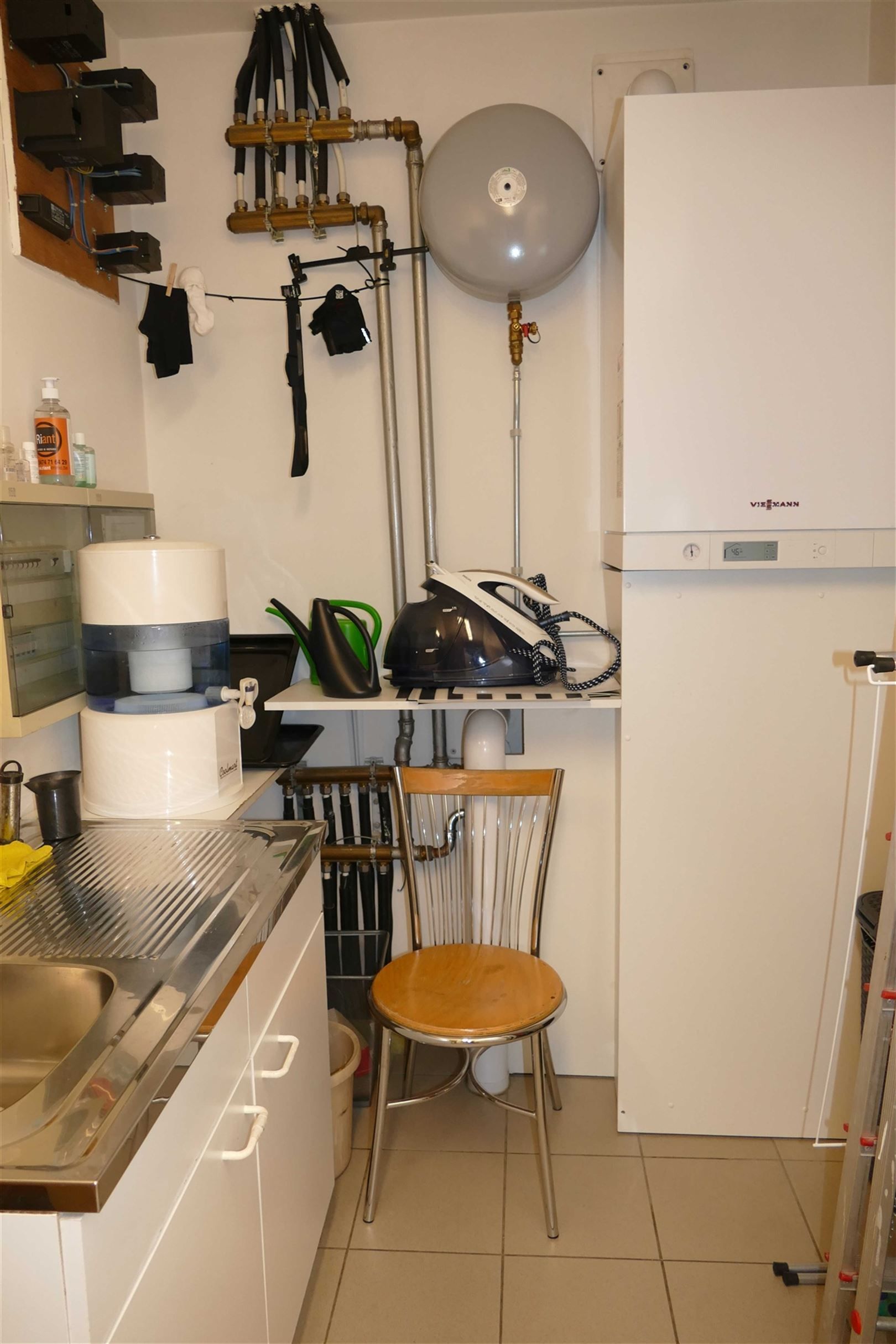 Uniek kantoorgebouw met duplex appartement te koop foto 20