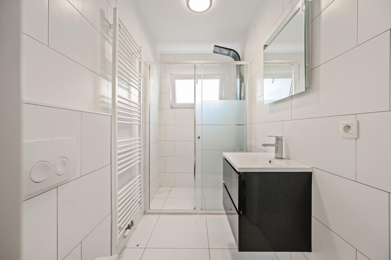 Grote eengezinswoning met polyvalente ruimte en zonnige tuin foto 13