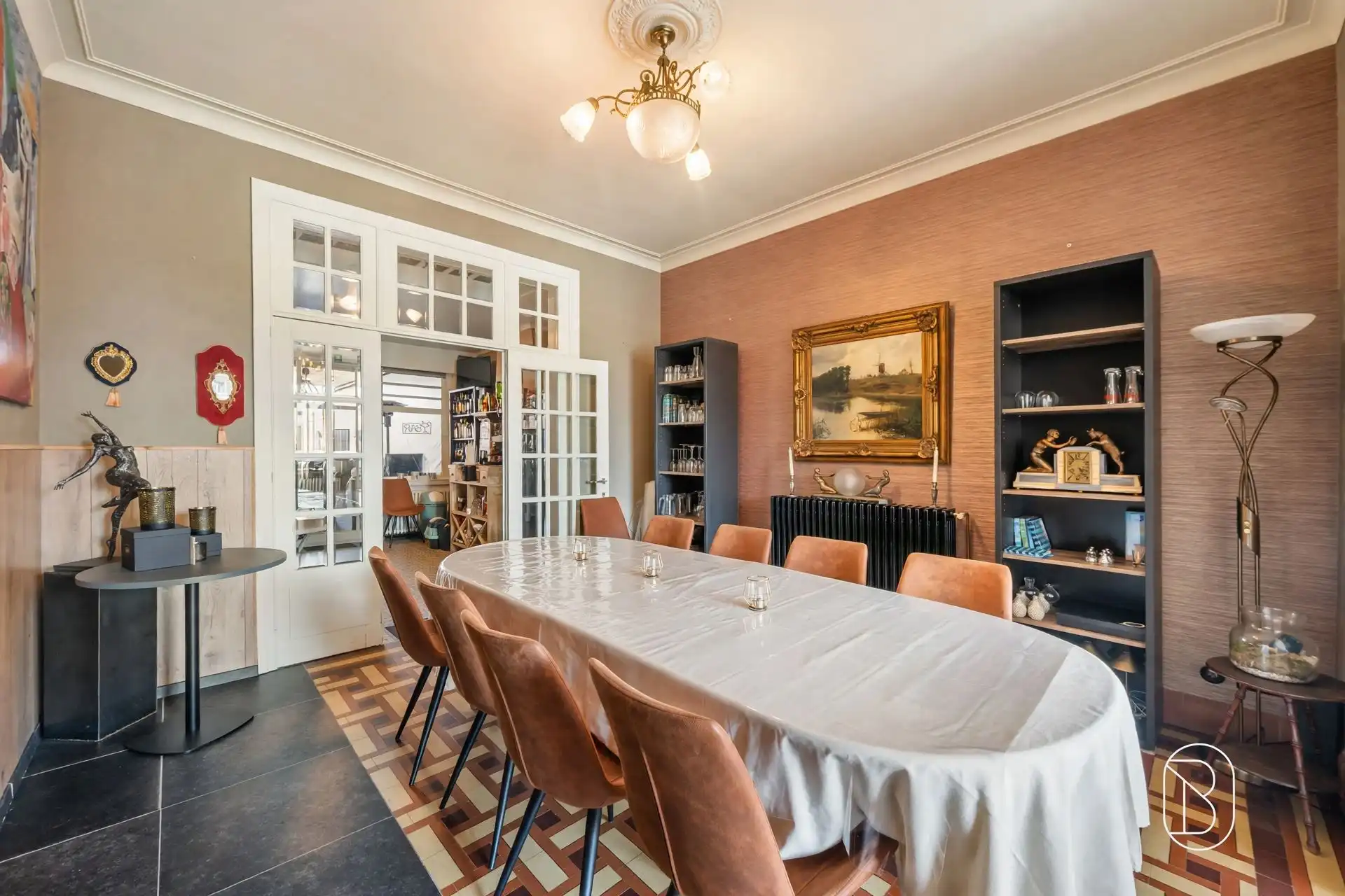 Bezoekmoment 10/09 van 16u30-18u30! Karakterwoning met 5SLK, 2 garages en uitweg achteraan! foto 6