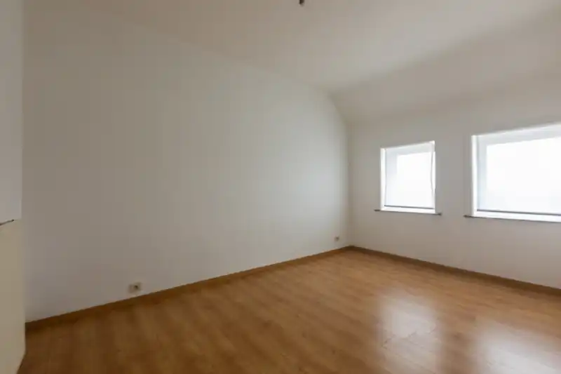 Instapklare woning met 4 slaapkamers, tuin en kleine garage met landelijk zicht  (energielabel B)! foto 16