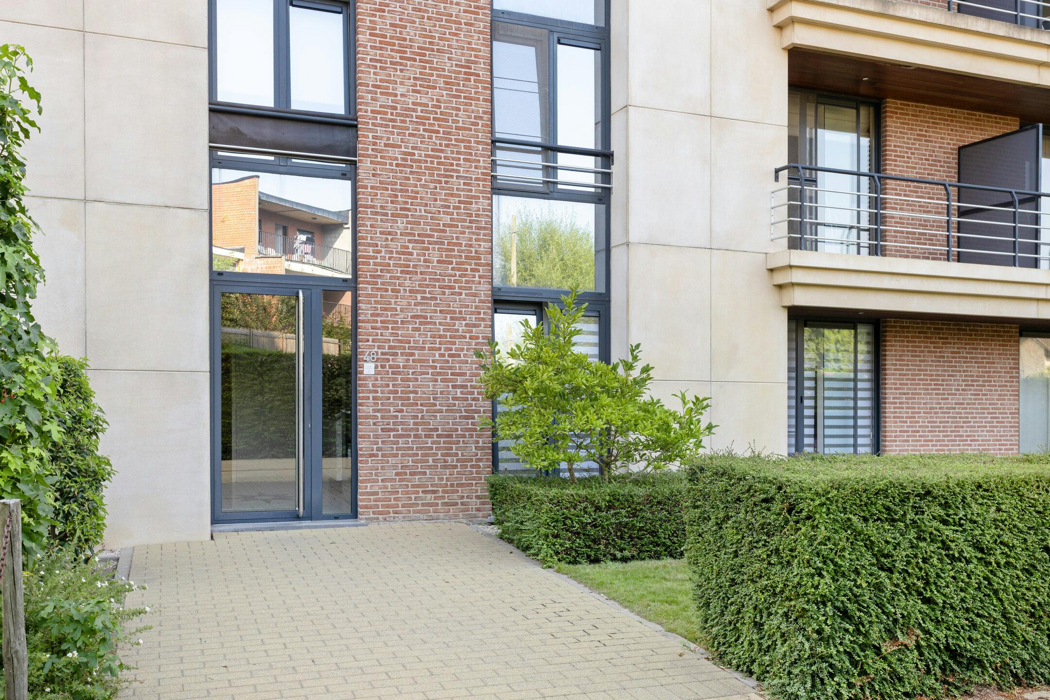  Instapklaar 2-slaapkamer appartement vlakbij het centrum van Roeselare! foto 10