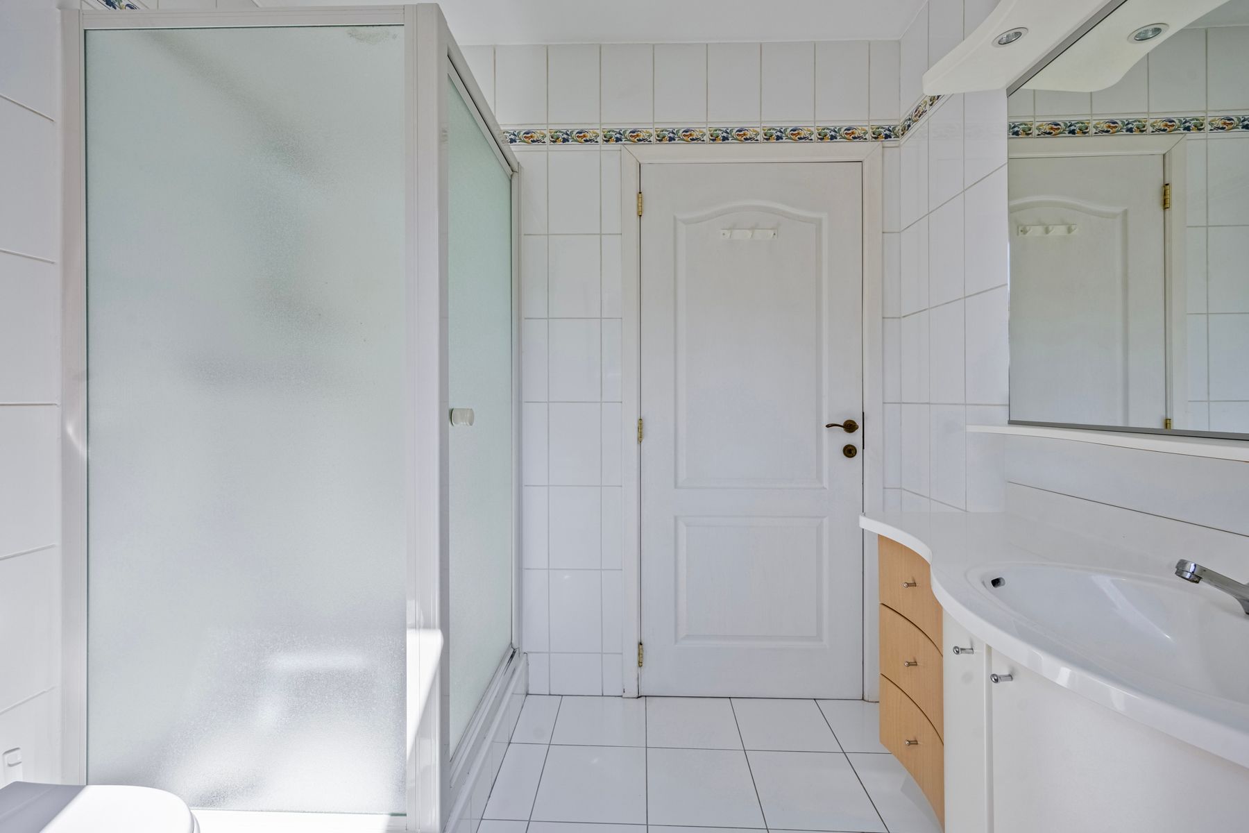 Karakterwoning met veel potentieel foto 18