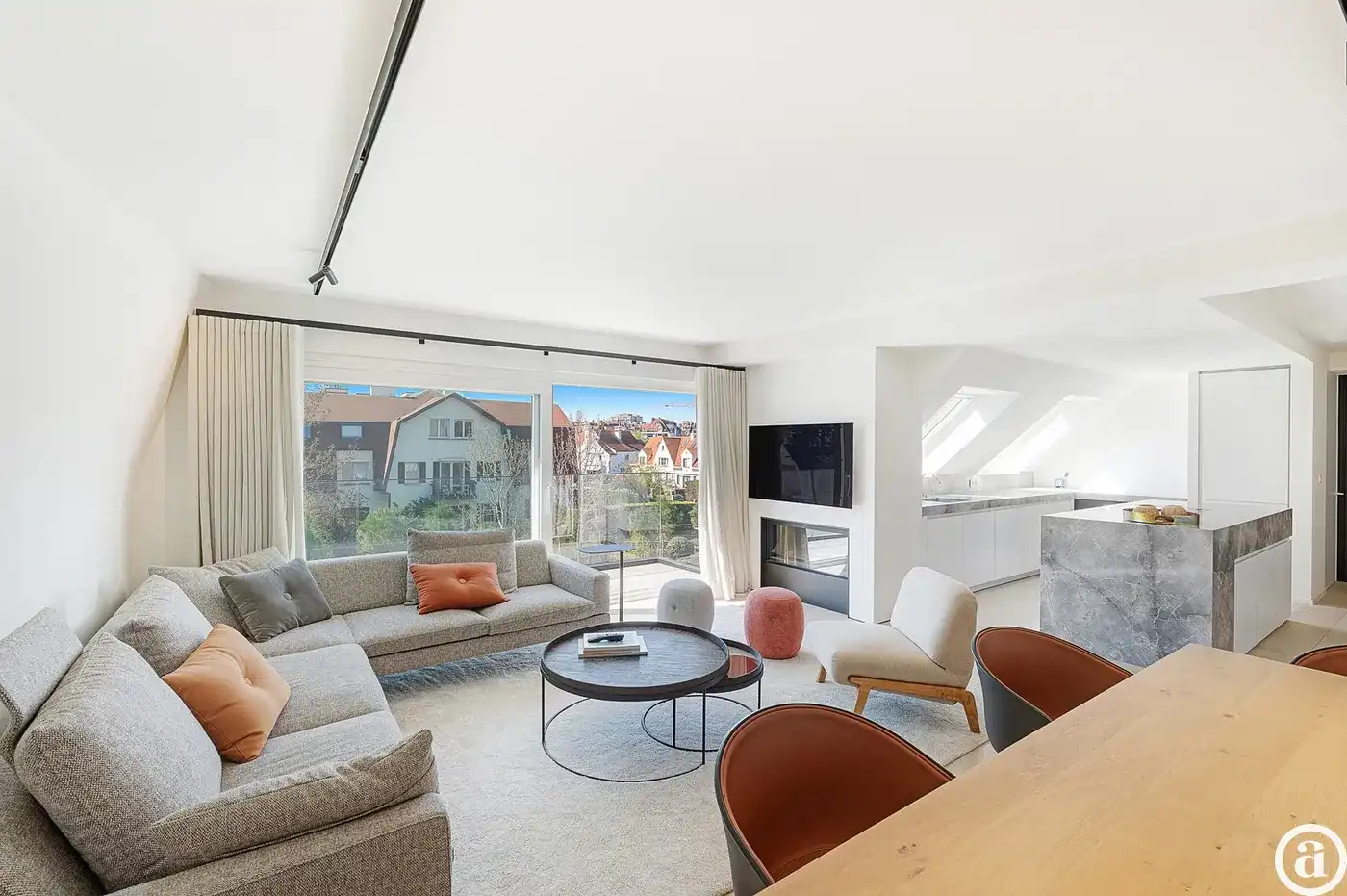 Zonnig gerenoveerd appartement met zuidwest gericht terras en open zicht.  foto 7