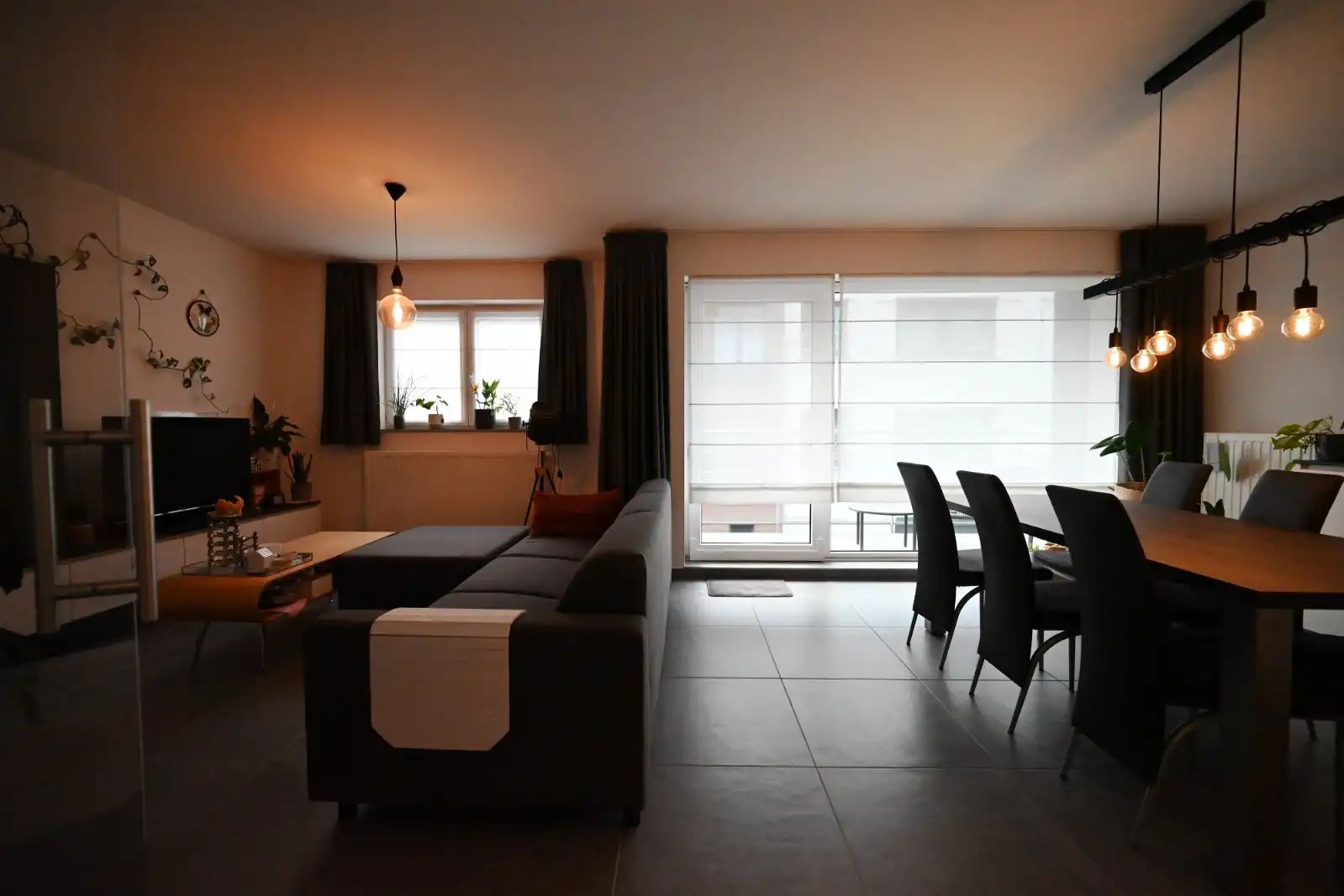 Goed gelegen appartement met 2 slaapkamers foto 2