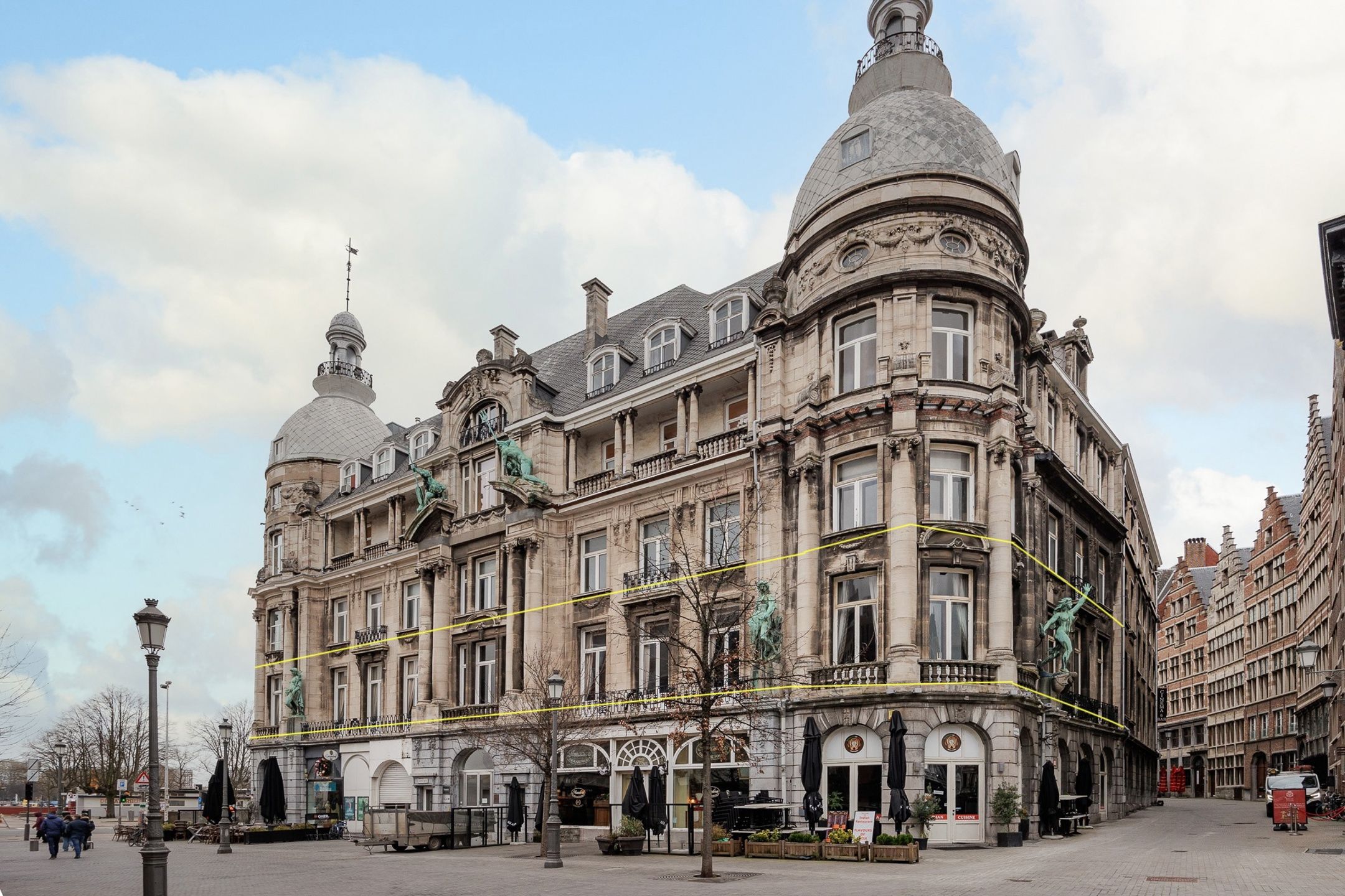 ANTWERPEN-CENTRUM - Historische kantoorruimte aan de Schelde foto 1