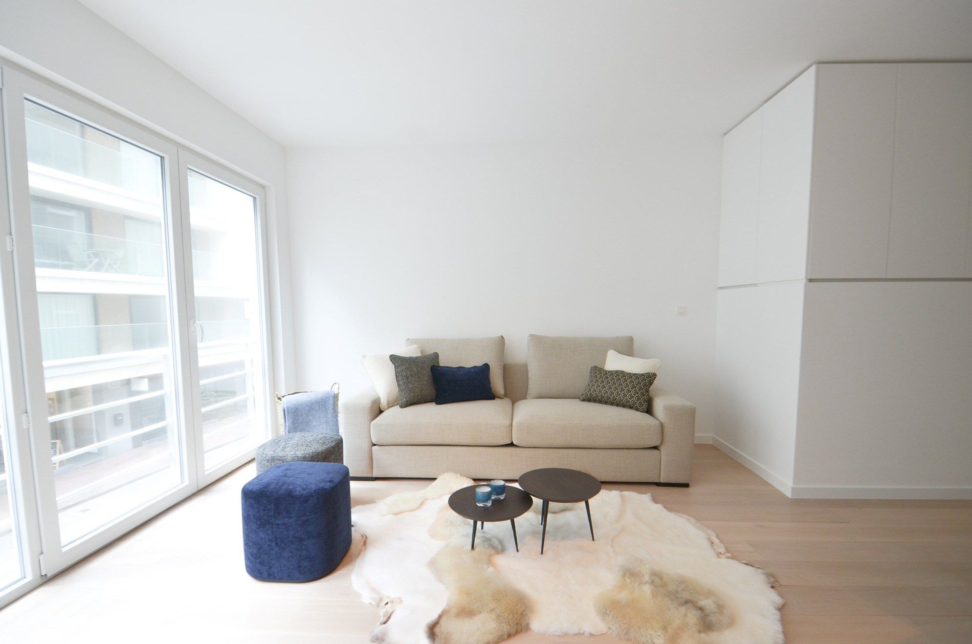 Tijdloos, volledig gerenoveerd appartement met zijdelings zeezicht gelegen in het Zoute.  foto 12