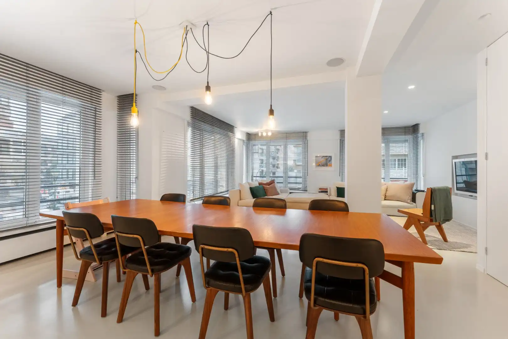 Stijlvol gerenoveerd hoekappartement met loftgevoel, ideaal gelegen aan de Dumortierlaan nabij de Zeedijk foto 5