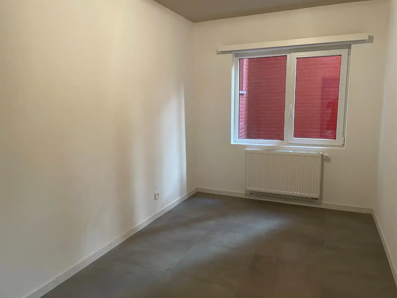 Ongemeubeld appartement met twee slaapkamers. Aan de achterkant van de Zeedijk. foto 11