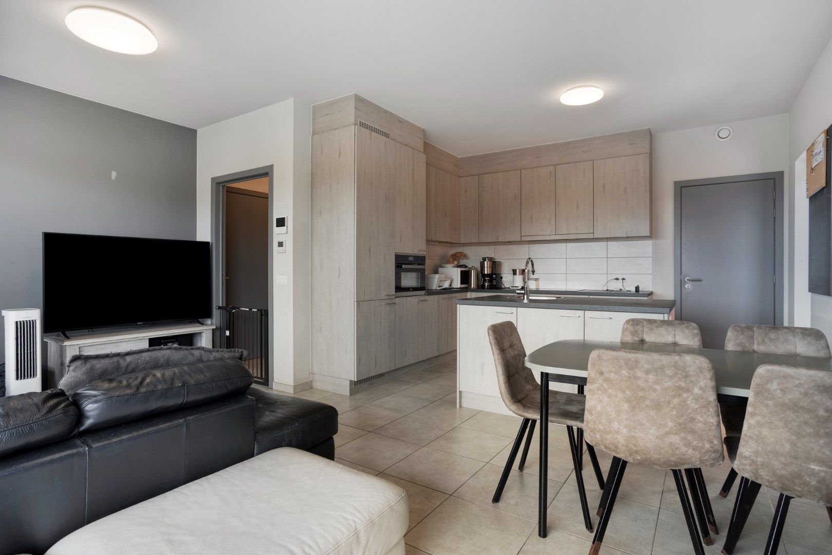 Recent appartement met 2 slpks, centraal gelegen in Geel.  foto 2