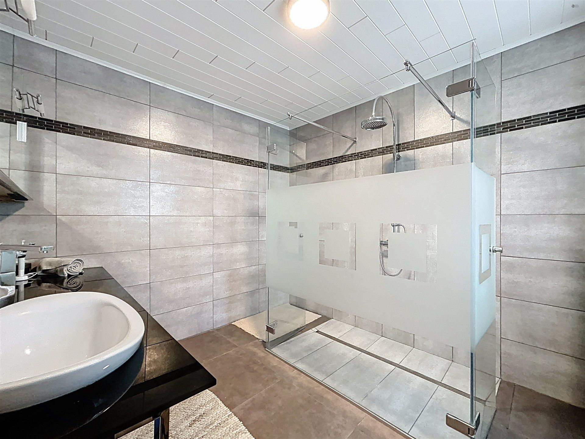 Open bebouwing met 3 slaapkamers en garage op perceel van 644m² foto 10