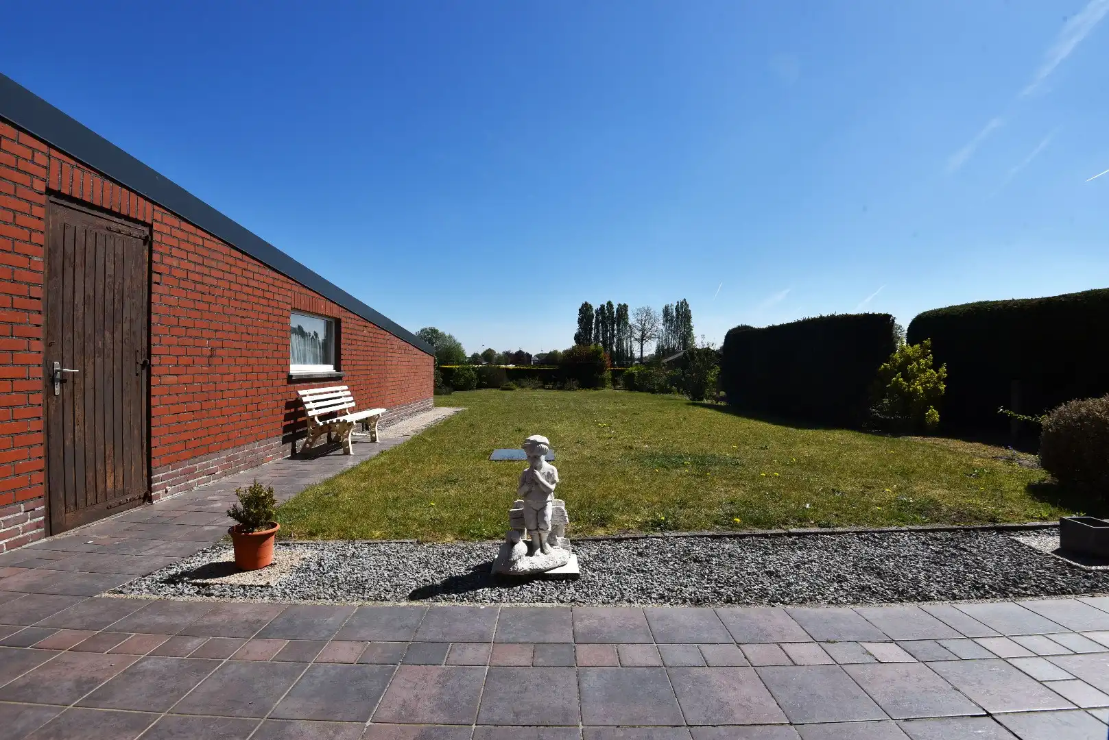 Grondig te renoveren woning  mooi gelegen te Adegem foto 4