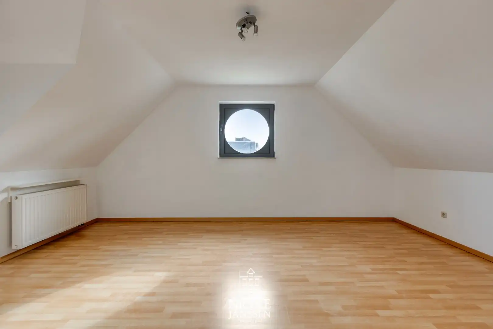Zeer ruim appartement foto 26