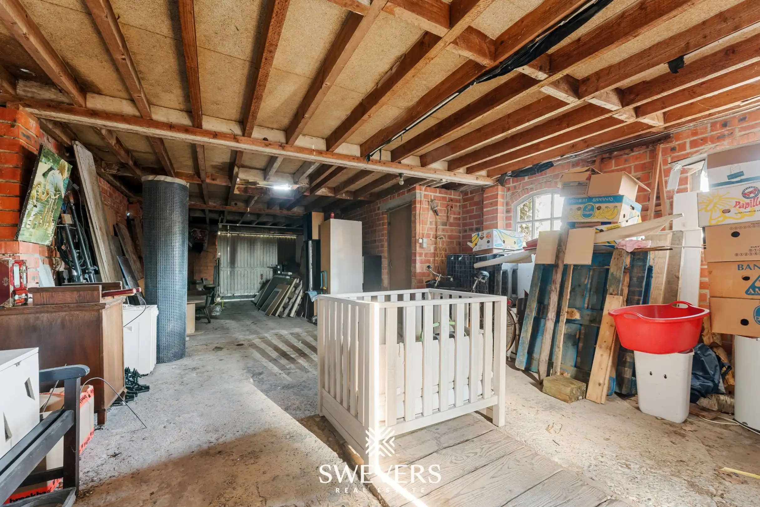 Te renoveren woning met 4 slaapkamers, grote tuin en omliggende velden op rustige ligging nabij centrum Diepenbeek foto 30