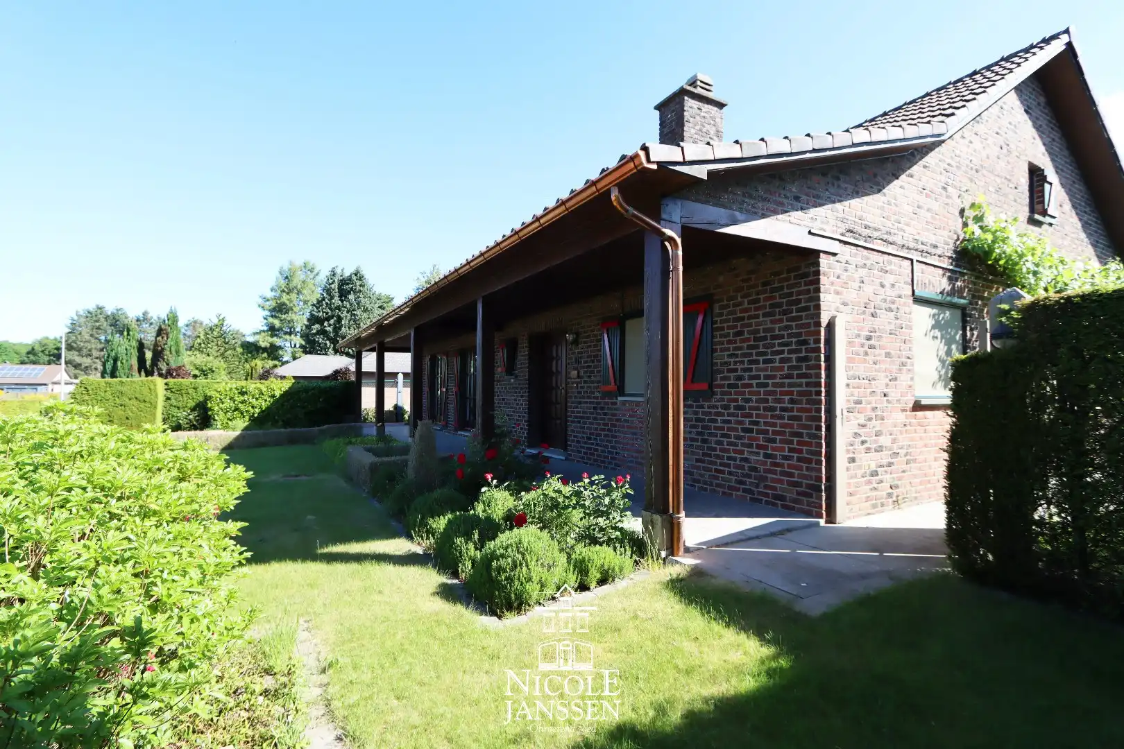 Ruime woning met grote kelder  foto 31