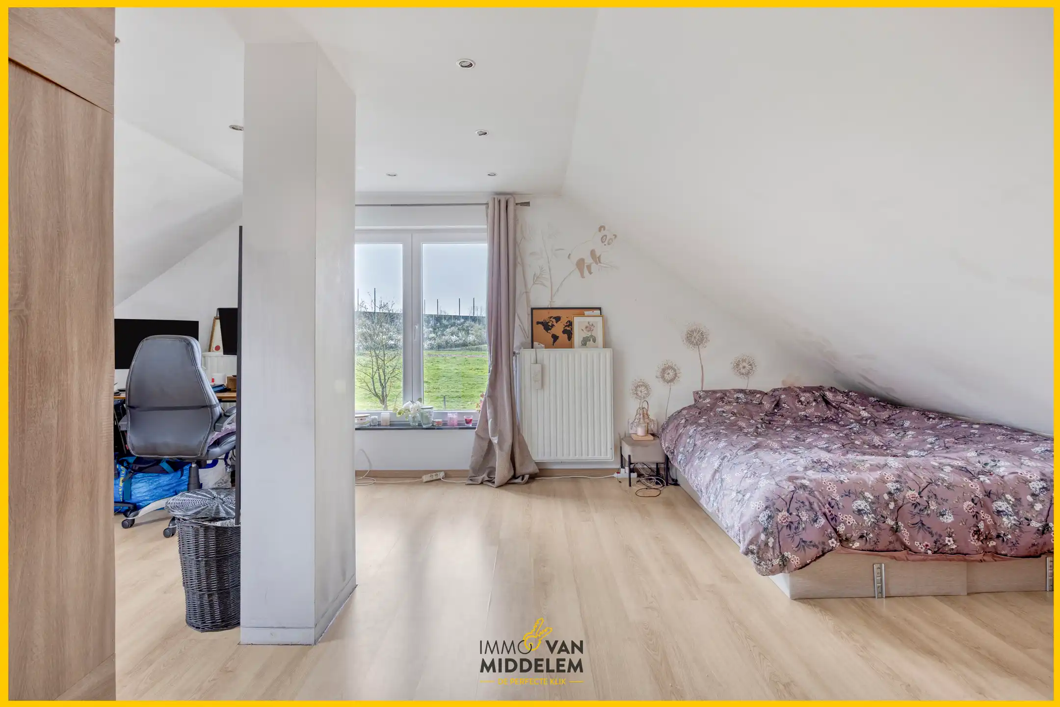 RUIME WONING MET 6 KAMERS EN GROTE TUIN foto 17