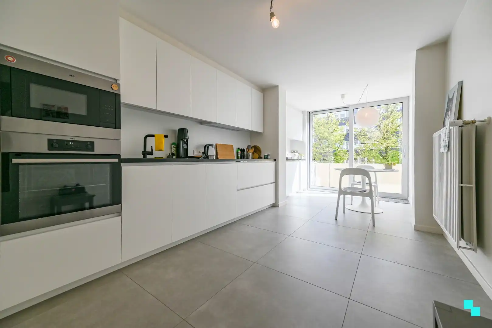 Ruim appartement met ondergrondse autostaanplaats foto 9