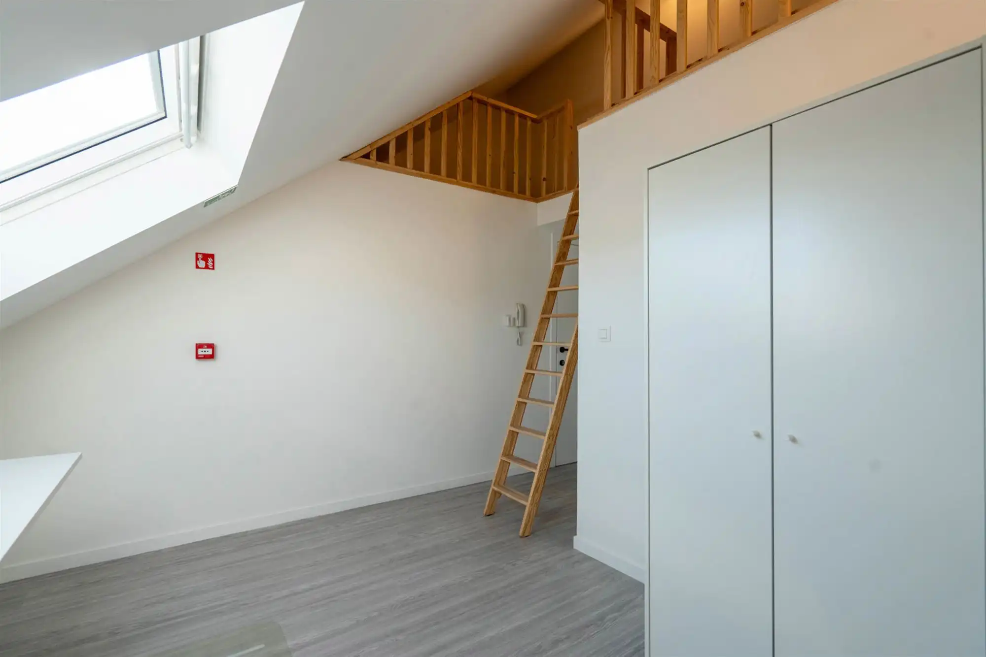 Gemeubelde studentenkamer in Mechelen te huur! foto 6