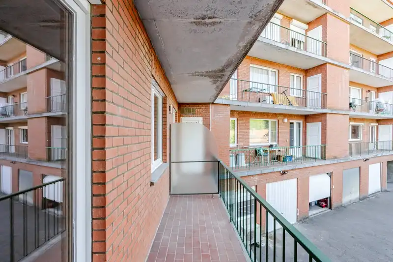 Roeselare Centrum - Lichtrijk appartement met 2 slaapkamers en garage foto 16