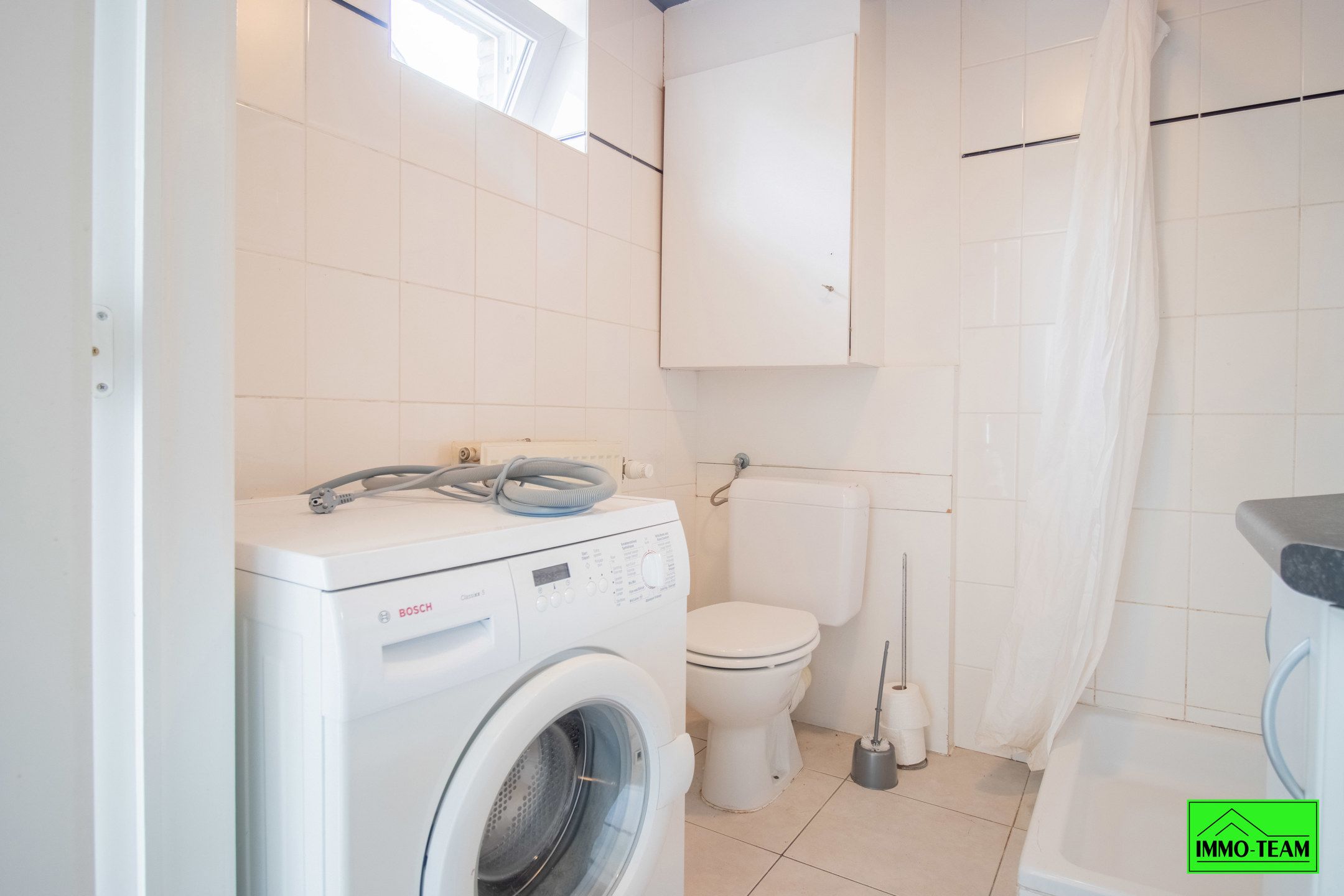 Instapklare 2-gevelwoning met parkeerplaats nabij centrum foto 15