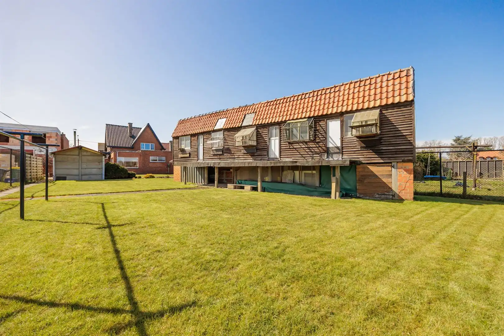 Instapklare woning met garage en tuin! foto 19