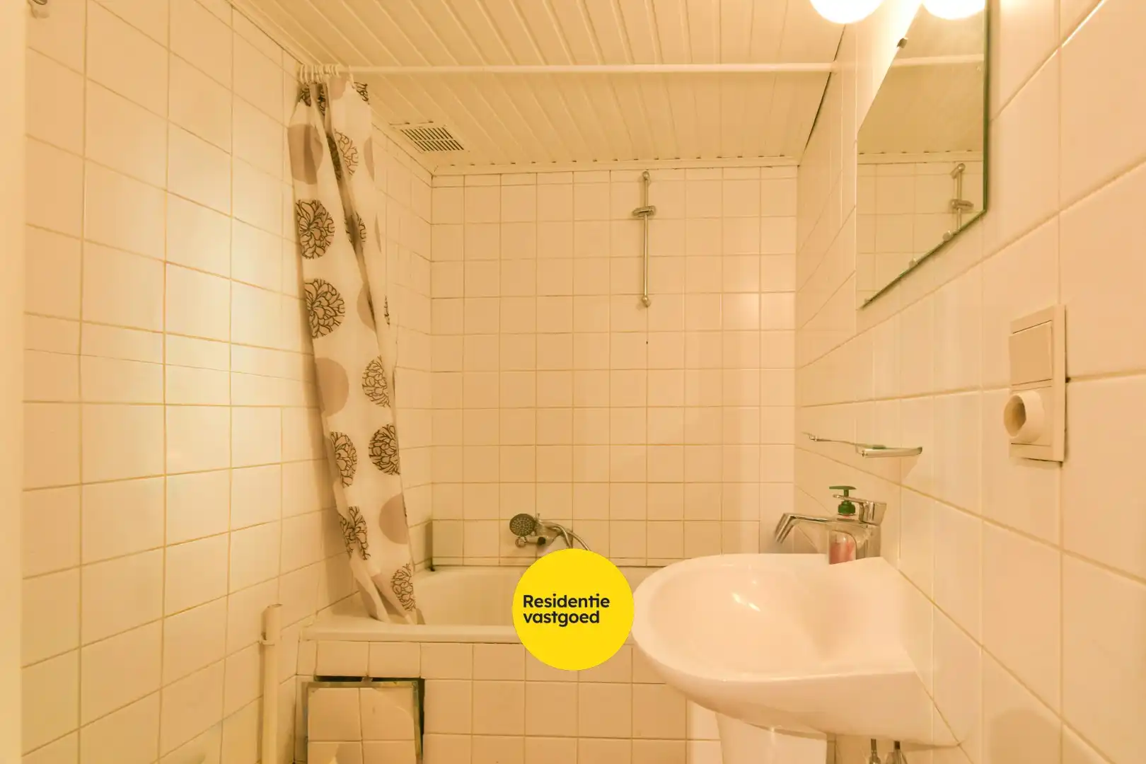 Rustig en centraal gelegen woning in Torhout! foto 7