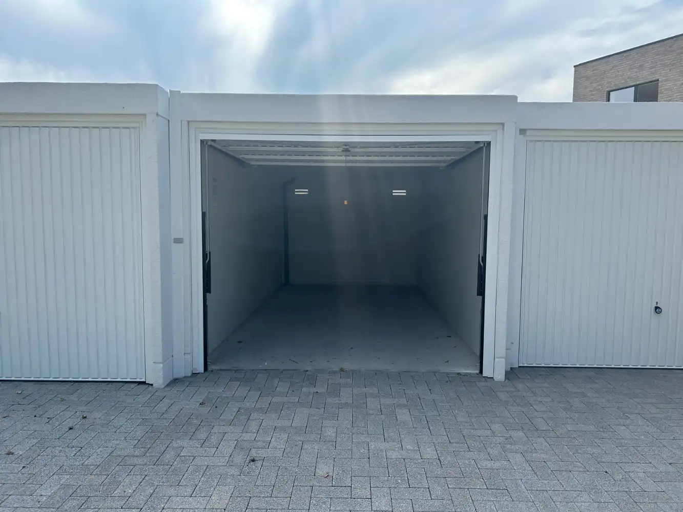 Afgesloten garagebox te Snaaskerke foto 2