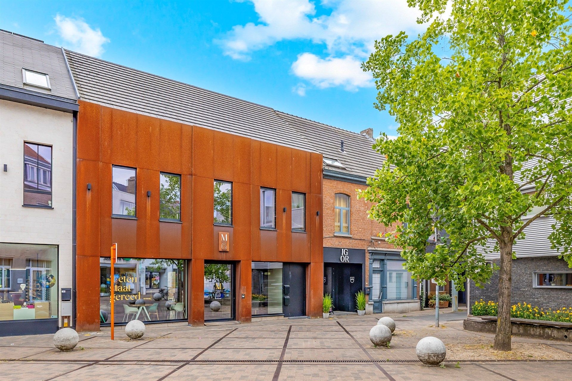 Instapklaar hoogwaardig restaurant inclusief inrichting en meubilair  foto {{pictureIndex}}