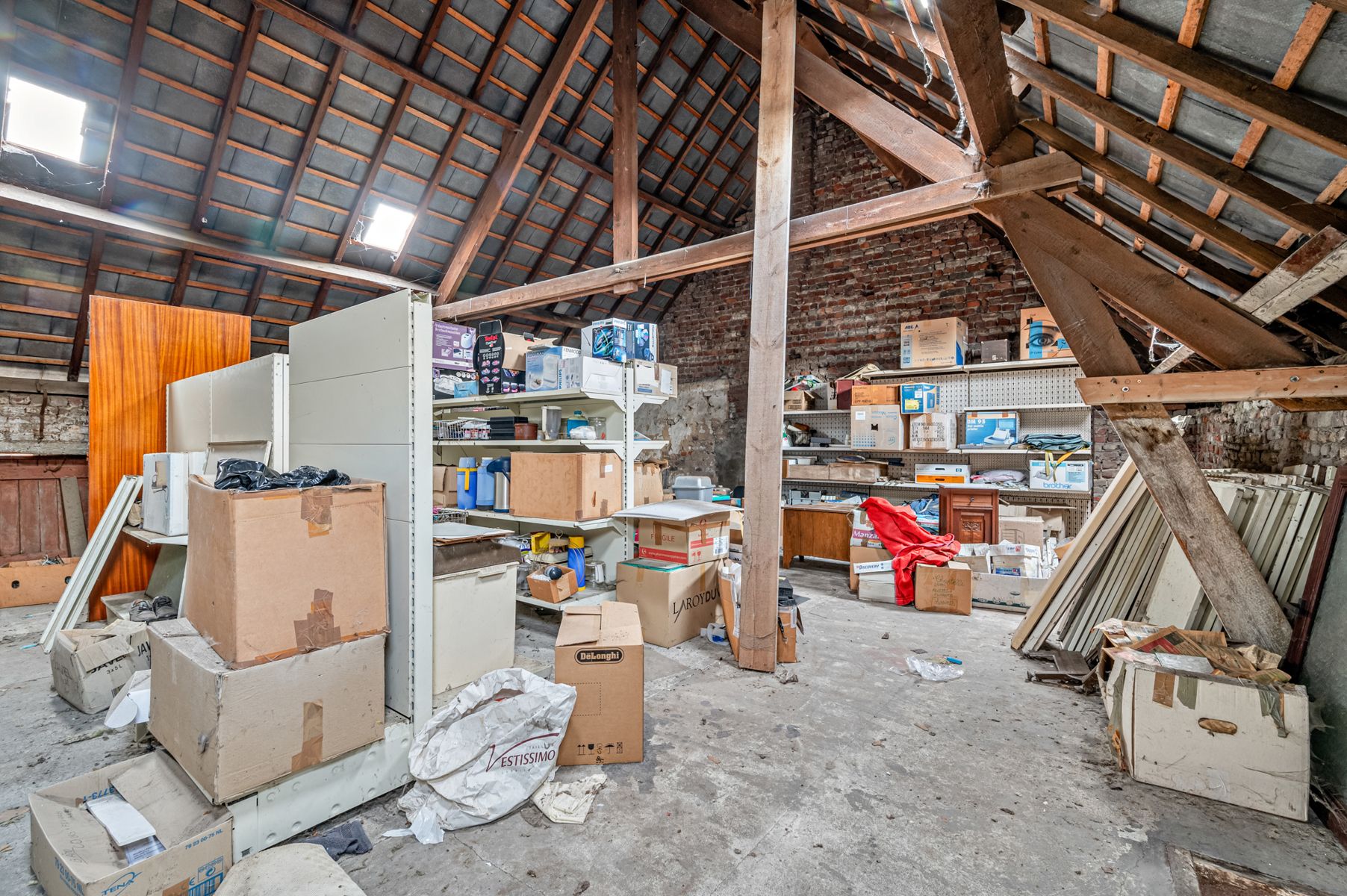 Ruime woning met bijgebouwen voor zelfstandige activiteit foto 24