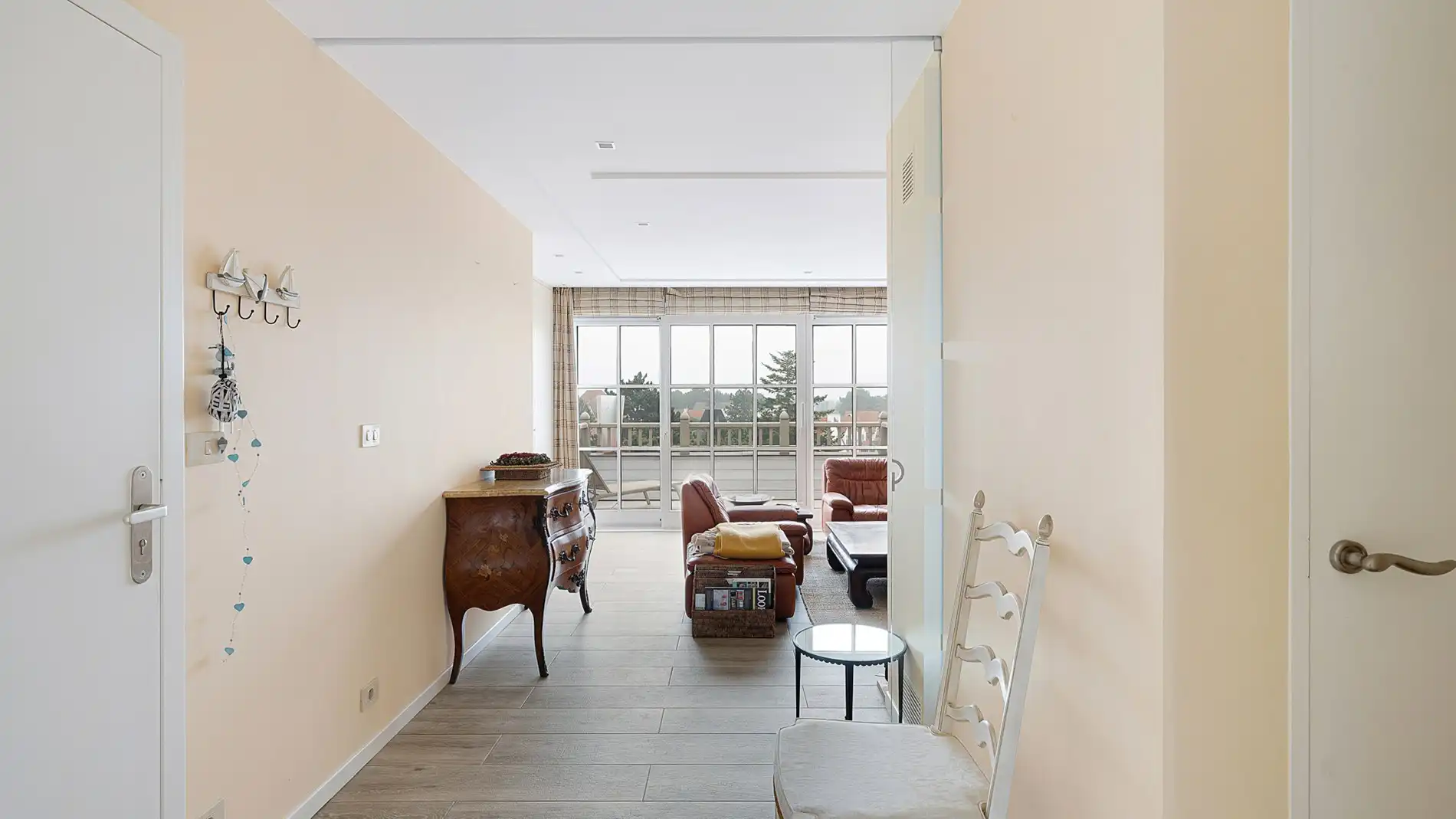 Ruim, zongericht dakappartement op toplocatie te koop foto 6