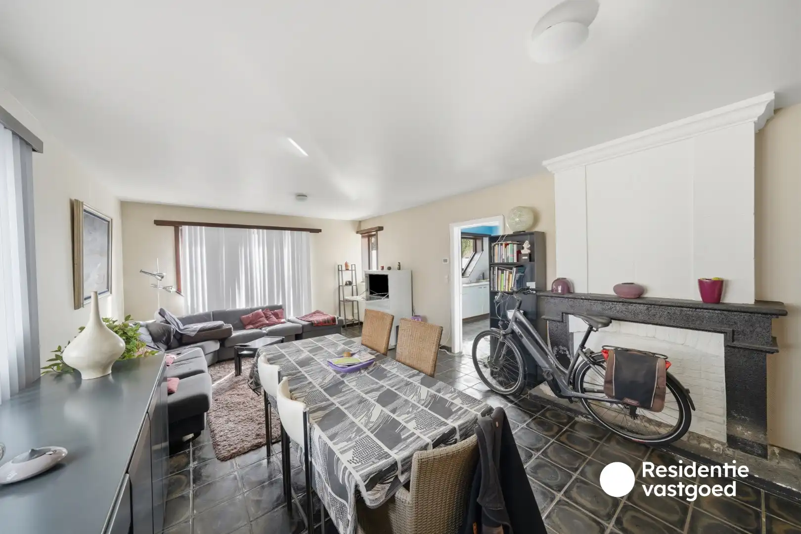 Opbrengsteigendom met 3 appartementen, garage en zonnig terras foto 15