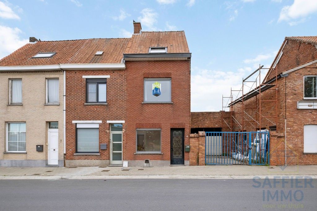 Gerenoveerde woning met extra magazijn in Harelbeke foto 23
