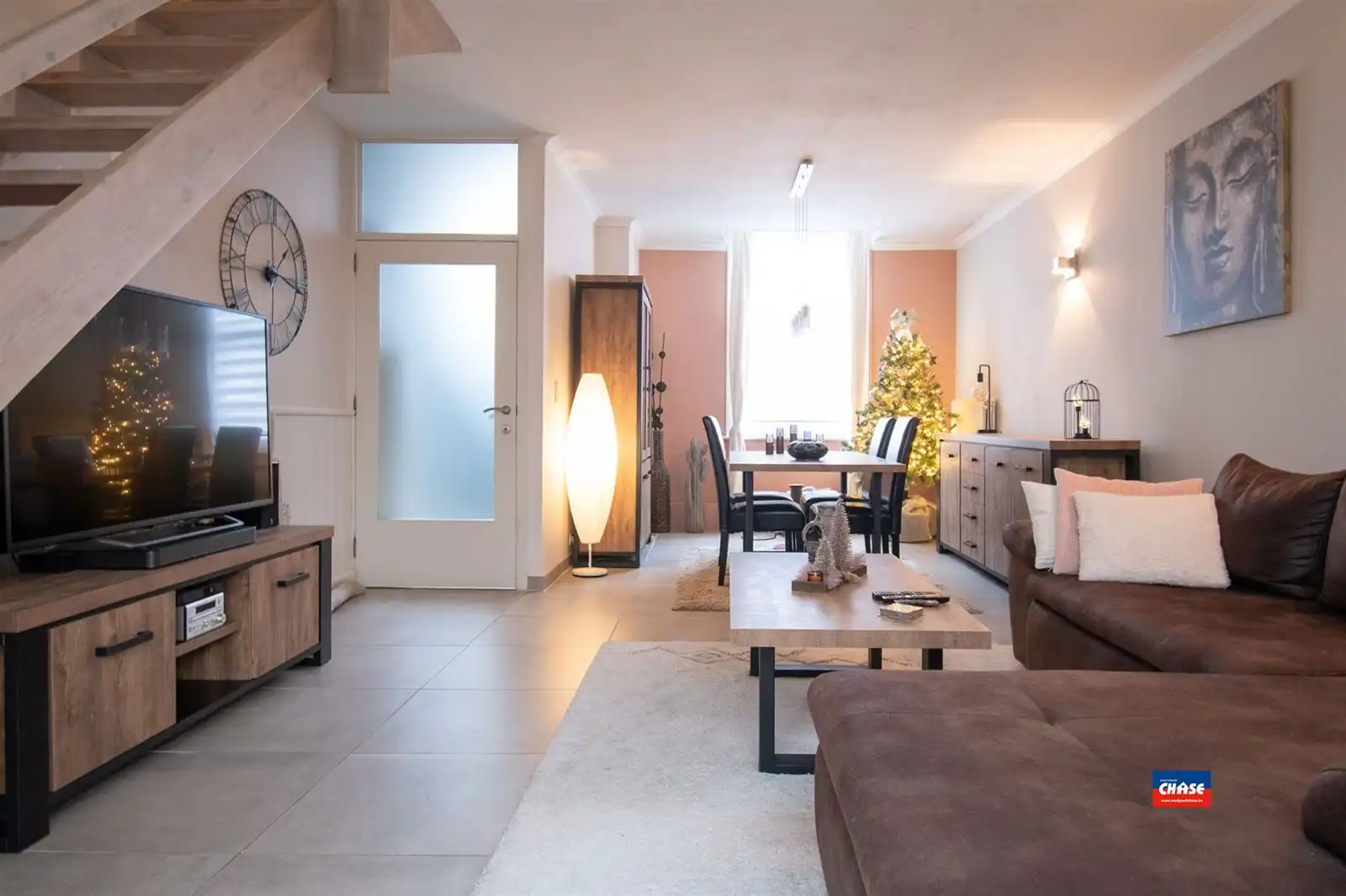 Gezellige rijwoning met twee slaapkamers en mooie tuin foto 2