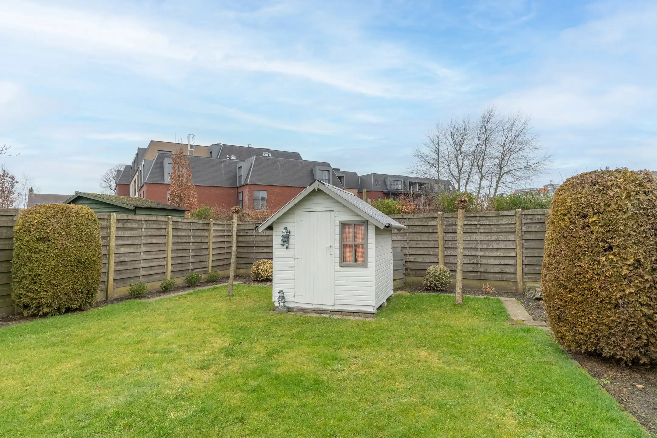 Gunstig gelegen woning met 3 slpks en garage op  505 m² foto 44