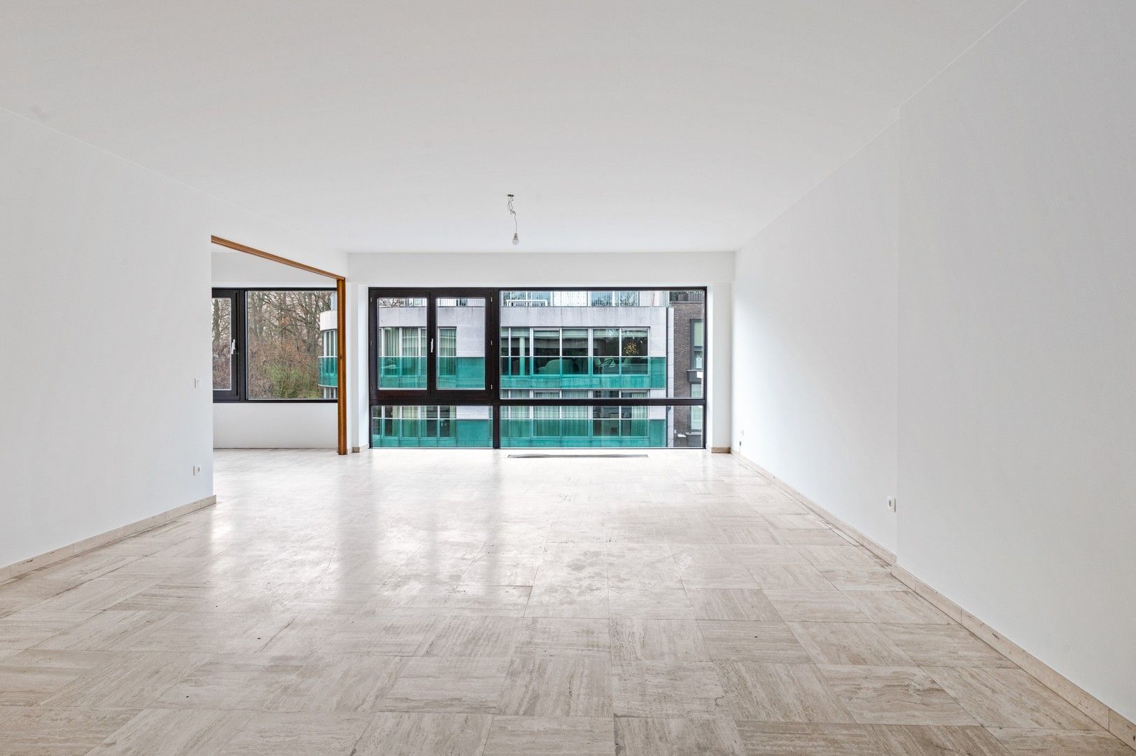 Ruim 3-slaapkamerappartement met terras nabij centrum Brasschaat foto 4