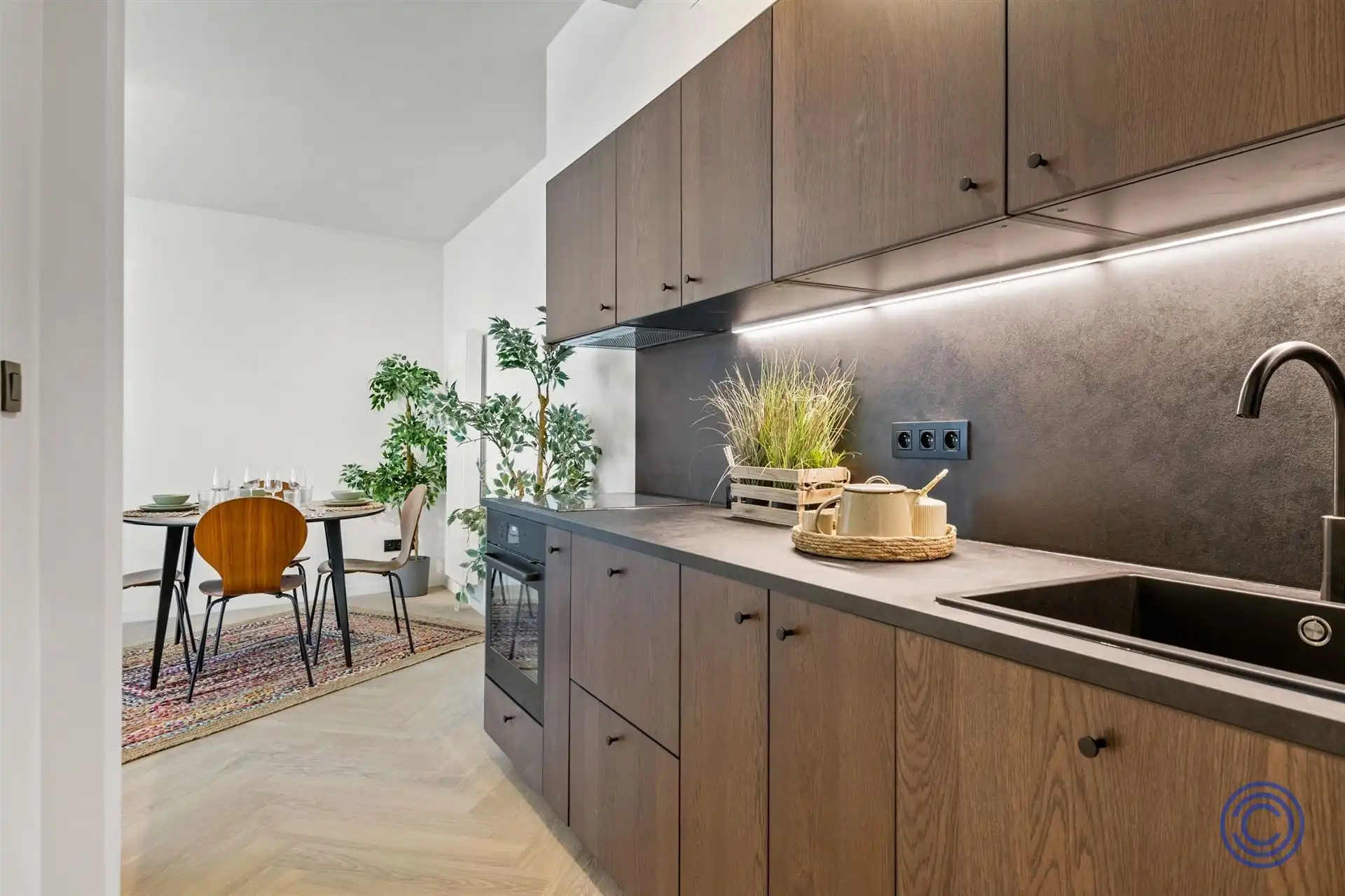 Gerenoveerd 1-slpk appartement middenin de Universiteitsbuurt! foto 2