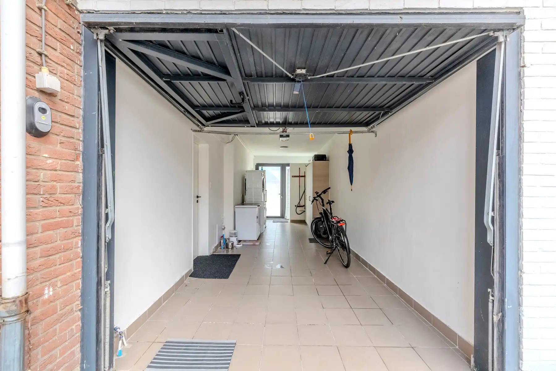 Gerenoveerde gezinswoning met garage op centrale locatie foto 23