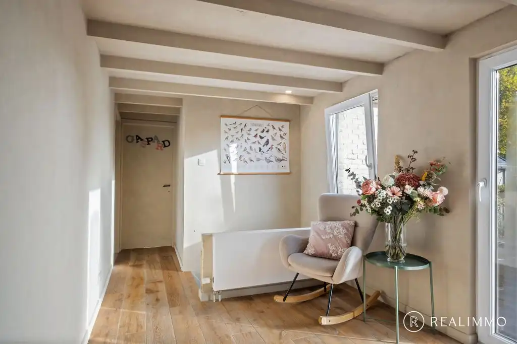Stijlvol gerenoveerde woning met loods aan de voet van de Kluis! foto 17