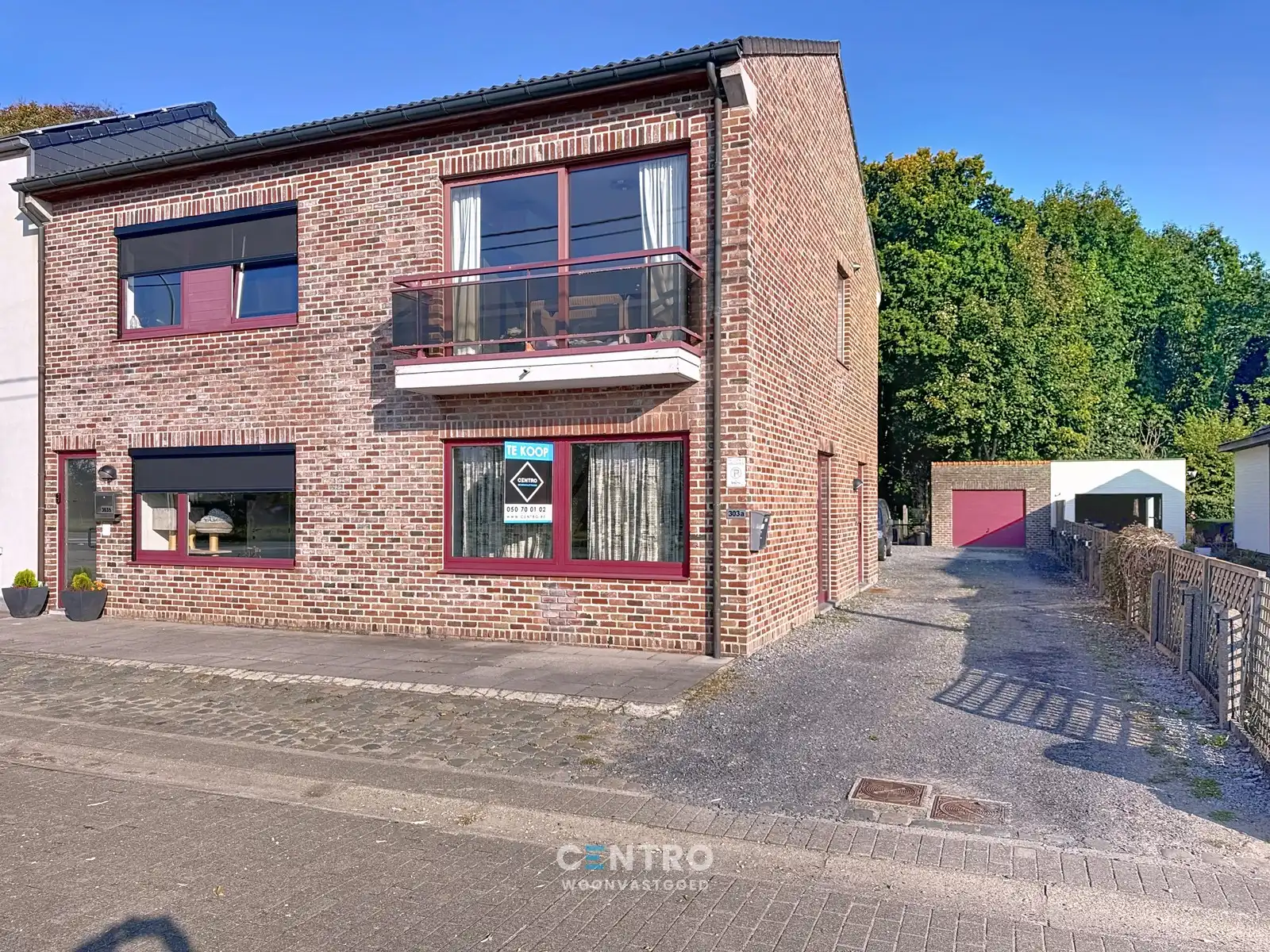 Instapklare woning met 2 slpks én garage! foto 2