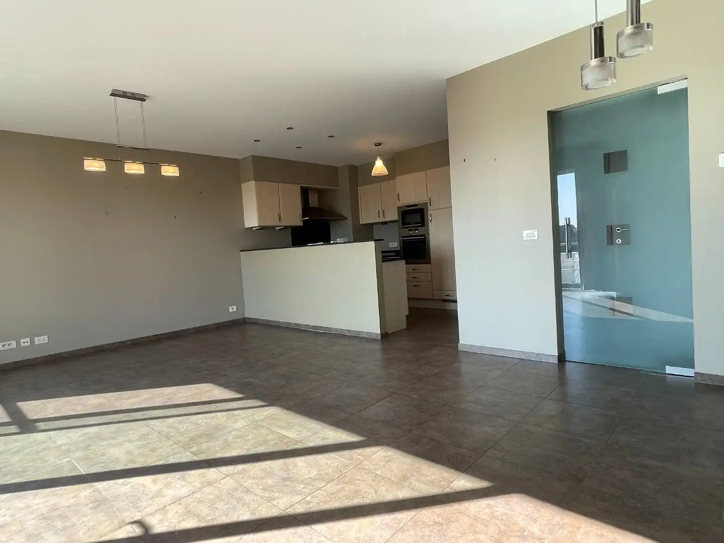 Ruim 2-slaapkamer appartement met garage in Kuurne foto 3